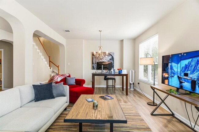 Building Photo - 14504 Broadwinged Hawk Dr