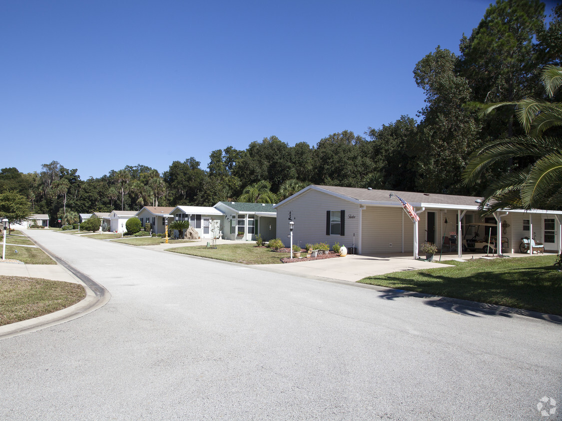 Building Photo - Plantation Oaks