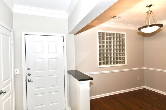 Foto principal - Beautiful Condo in Brookhaven!