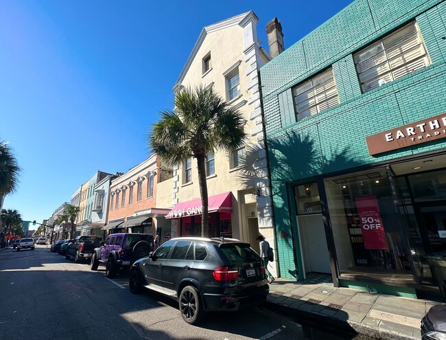 Building Photo - Fully Furnished Condo on Upper King Street