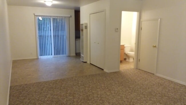 Building Photo - 1810 Sandpiper Ln