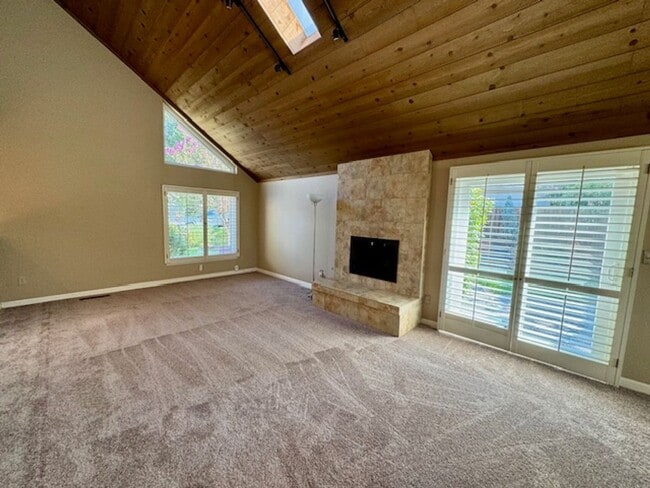 Foto del edificio - Wonderful 2 story home in Walnut Creek nea...