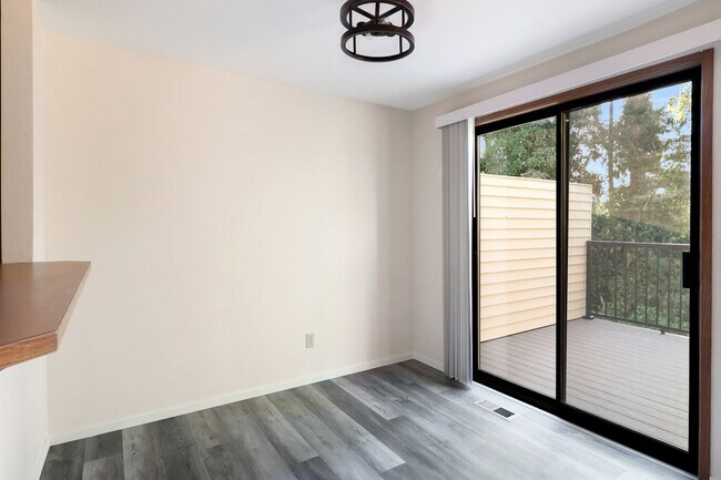 Foto del edificio - 3 Bed 2.5 Bath - Townhome - Close to Downtown