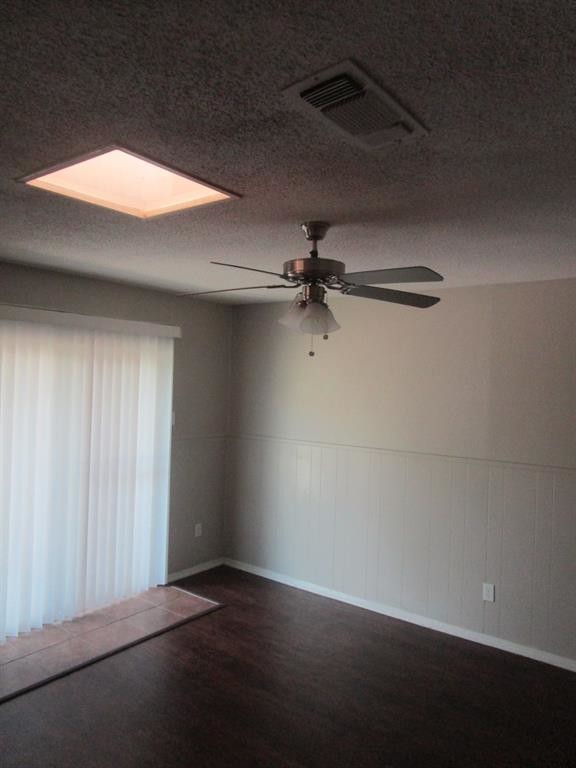 Foto del edificio - 5408 Greenwood Way