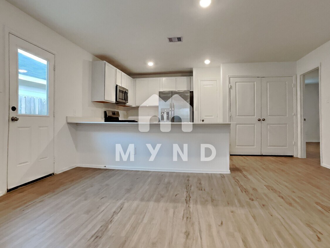 Foto principal - 24119 Laurel Farms Dr