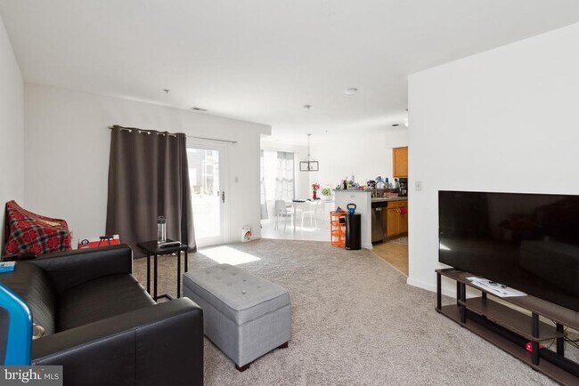 Foto del edificio - 319 Eagles Landing Ct