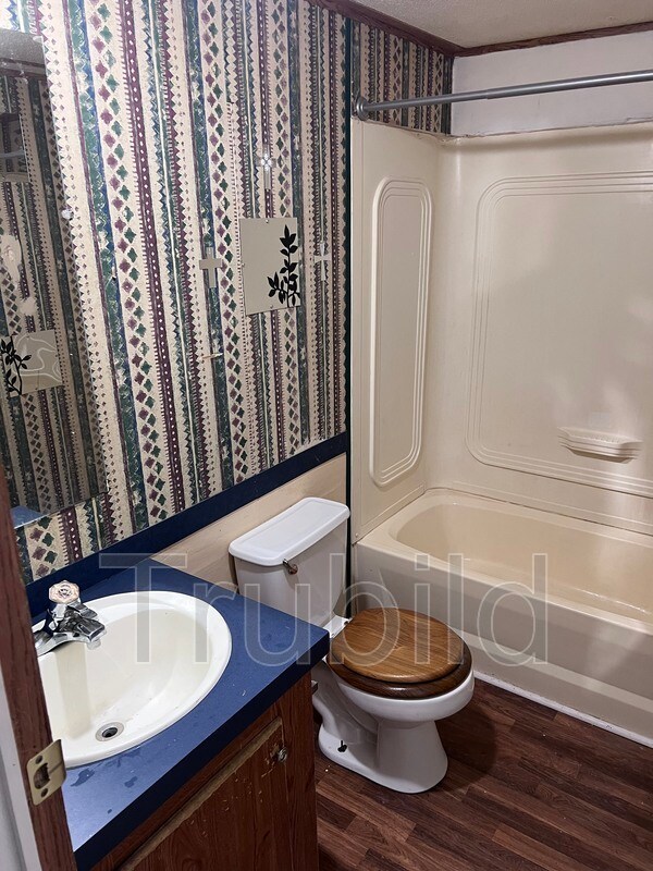Foto del edificio - 126 Creek Run Dr