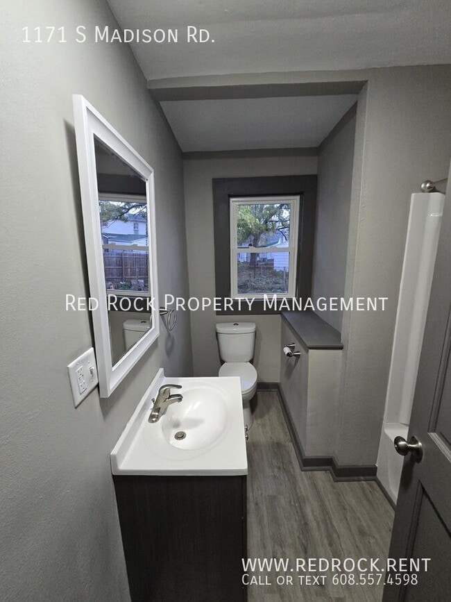 Foto del edificio - 1171 S Madison Rd