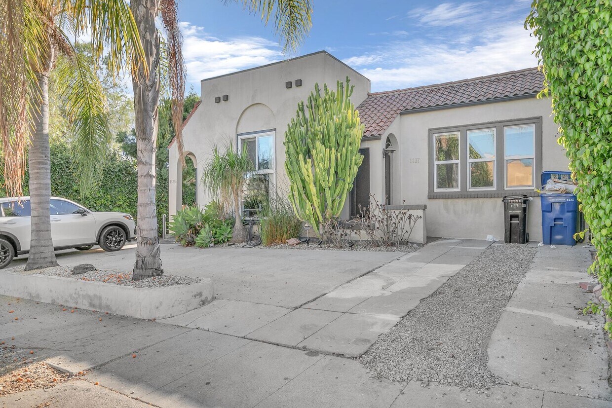 Foto principal - 1135 N Hudson Ave