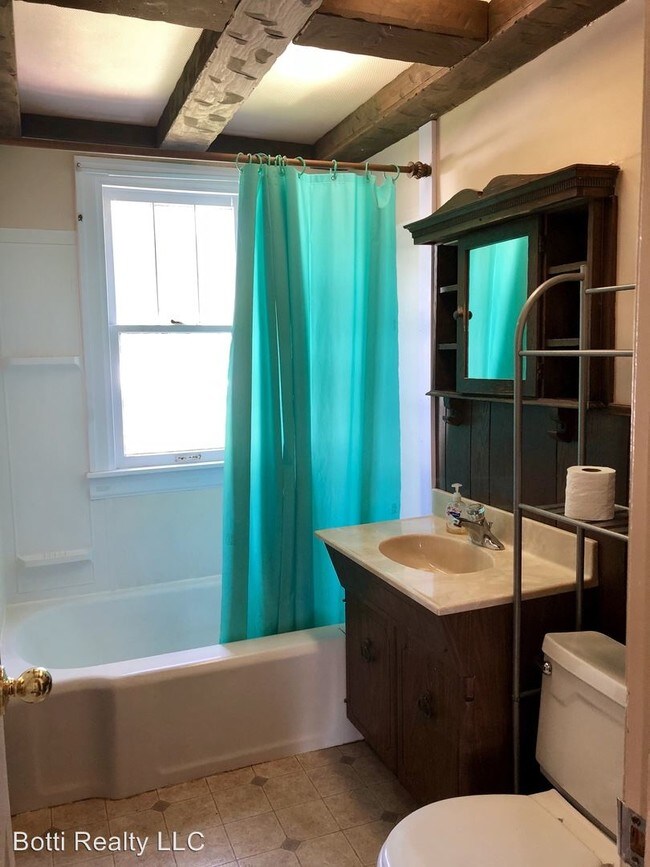 Building Photo - 3 br, 2 bath House - 3036 N. Church St