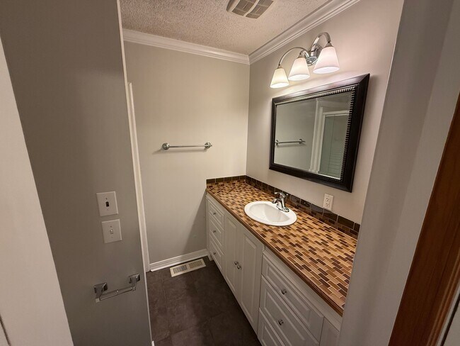 Foto del edificio - 217 Brentwood Ave