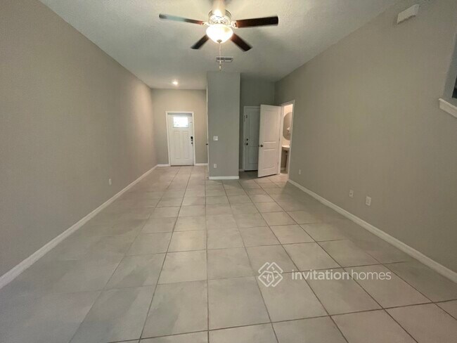 Foto del edificio - 8468 Druid Oaks Ln