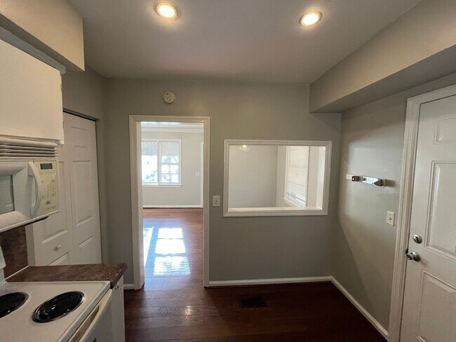 Foto del edificio - Move In Ready!! Cozy Brick Home, in North Columbus. Located off of Airport Thruway!! HAPP Accepted.