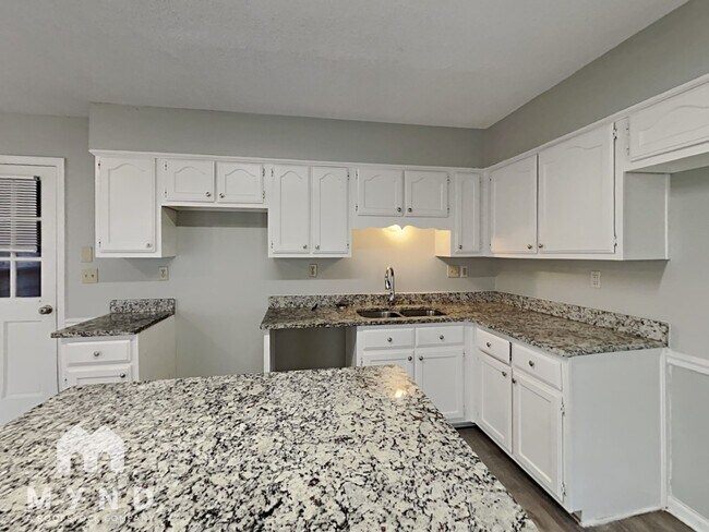 Foto del edificio - 7843 Freehold Dr