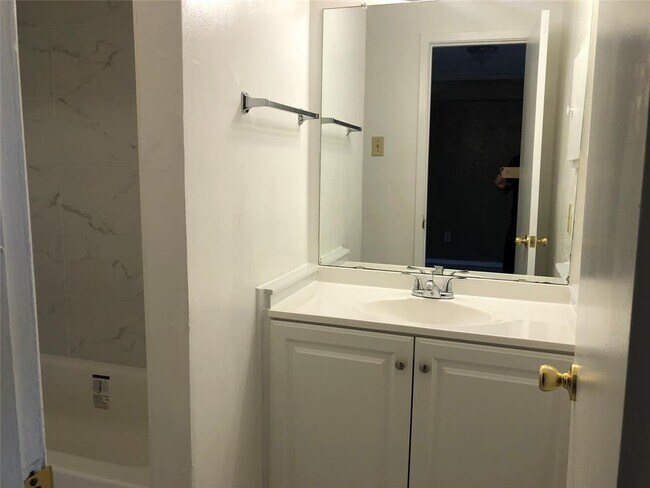 Building Photo - 7933 Cliffbrook Dr
