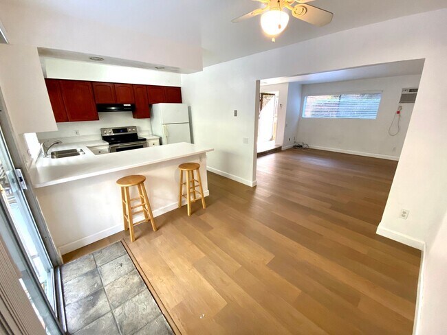Foto del edificio - Prime location 2 bedroom condo!
