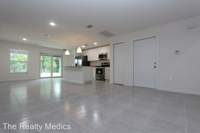 Building Photo - 4 br, 2 bath House - 568 Americana Blvd NW