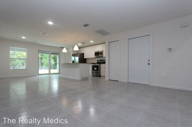 Foto del edificio - 4 br, 2 bath House - 568 Americana Blvd NW