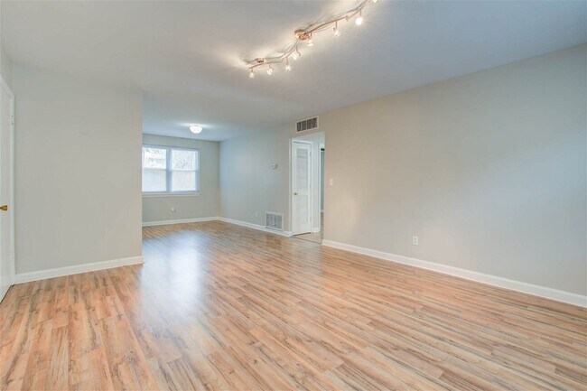 Building Photo - 117 Wentworth Street Apt #B, Charleston, S...