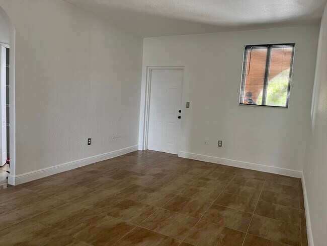 Building Photo - 17600 NW 73rd Ave