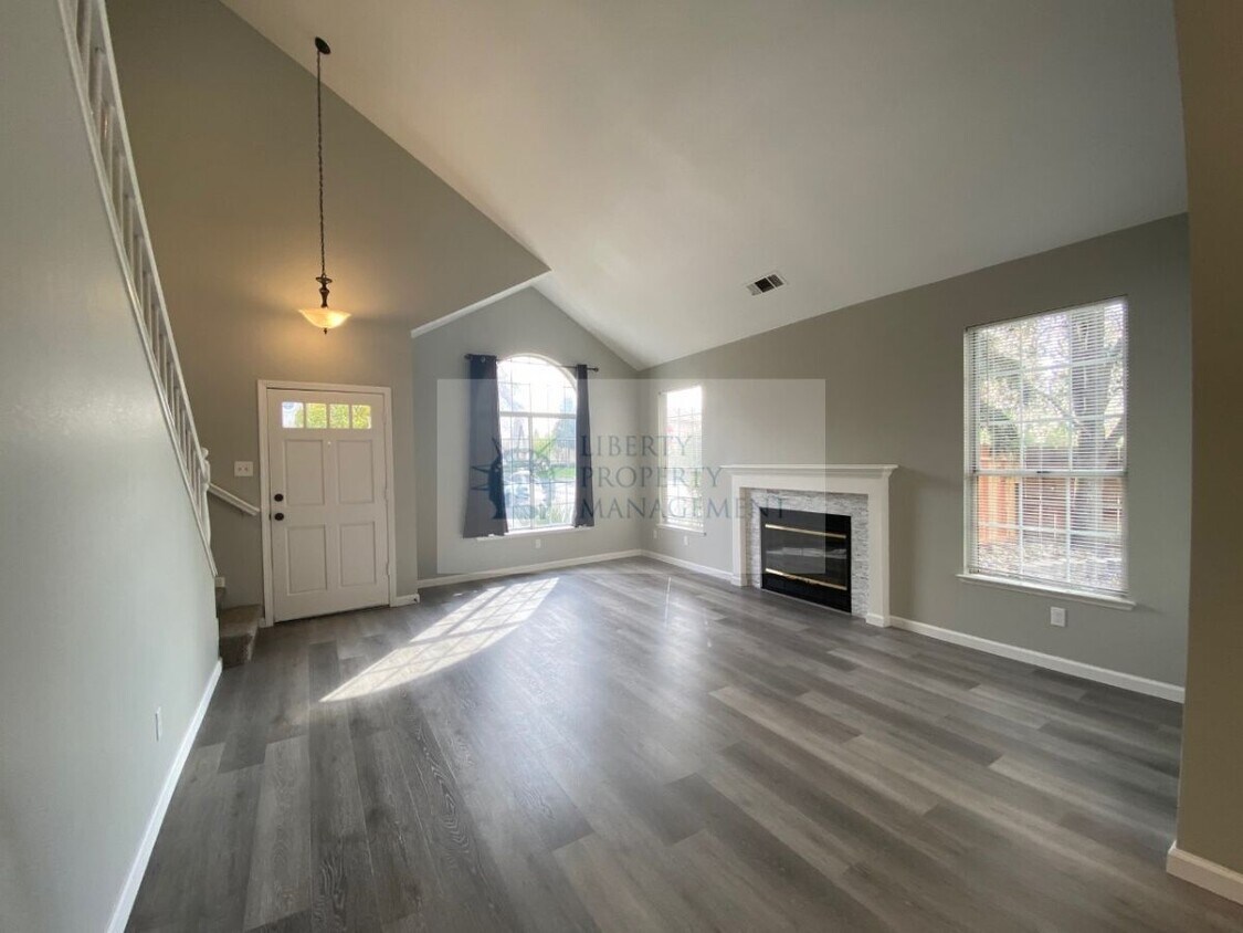 7305 N Woodrow Ave, Fresno, CA 93720 House Rental in Fresno, CA