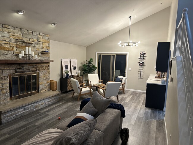 Building Photo - 4646 S 124th St