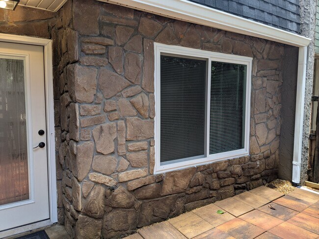 Foto del edificio - 562 Teal Ln
