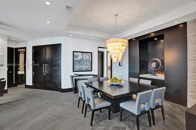 Building Photo - 16047 Collins Ave