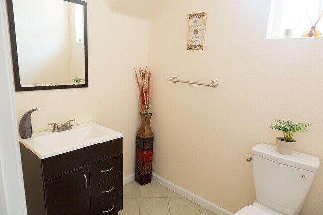 1/2 bathroom - 1668 Pala Ranch Cir