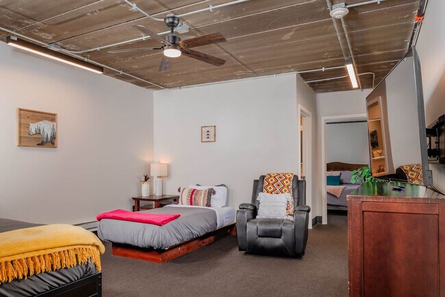 Foto del edificio - 217 S Badger Ave