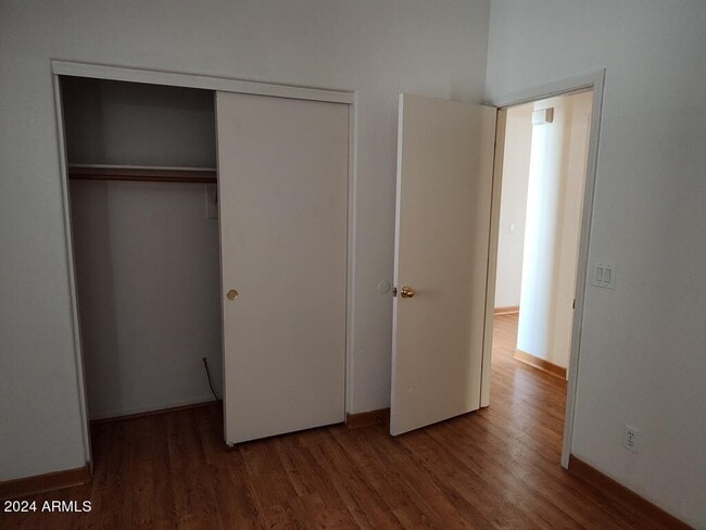 Foto del edificio - 1393 W Diamond Ave