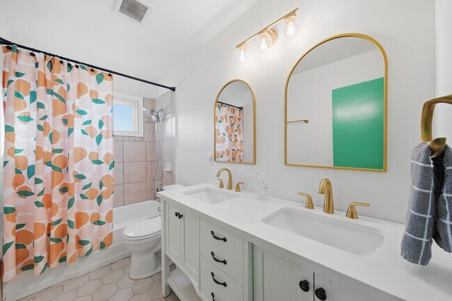 Foto del edificio - 702 E Karma Ave