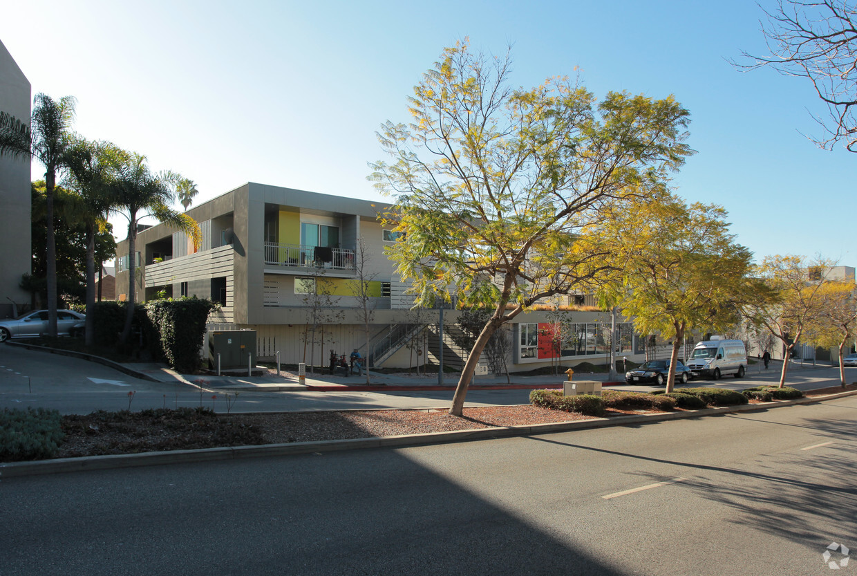 Building Photo - 430-506 Pico Blvd