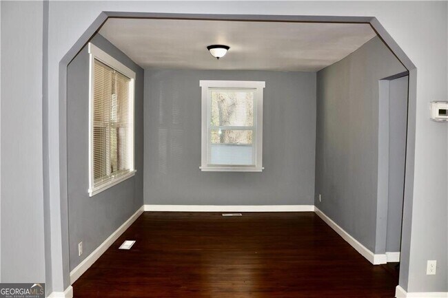 Building Photo - 1526 Childress Dr SW