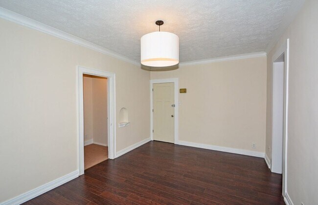 Building Photo - 1711 College Dr
