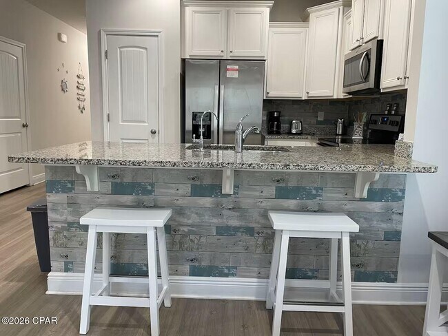 Foto del edificio - 7574 Shadow Lake Dr