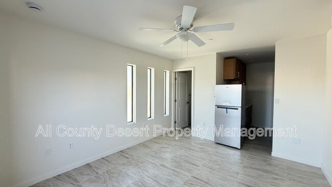 Building Photo - 517 S Mountain View Dr