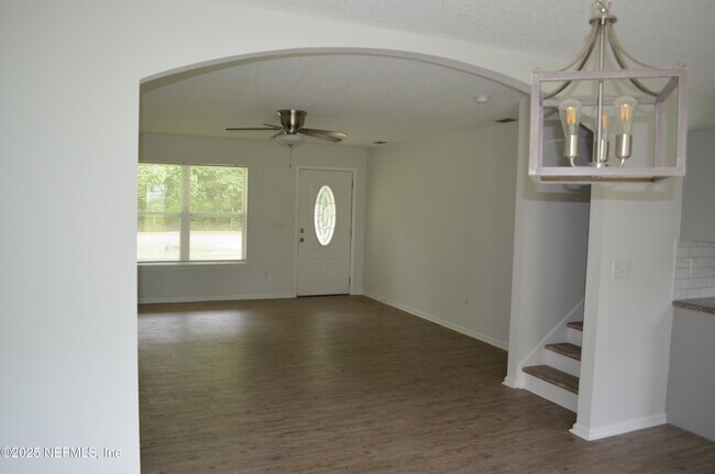 Building Photo - 7061 Civic Club Dr