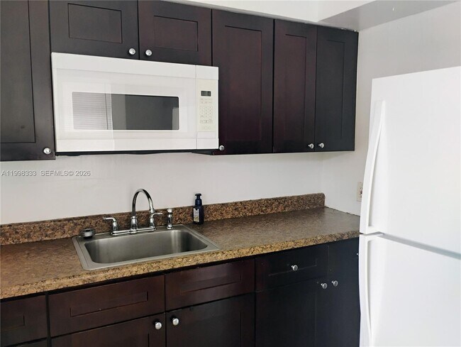 Foto del edificio - 254 SW 15th St