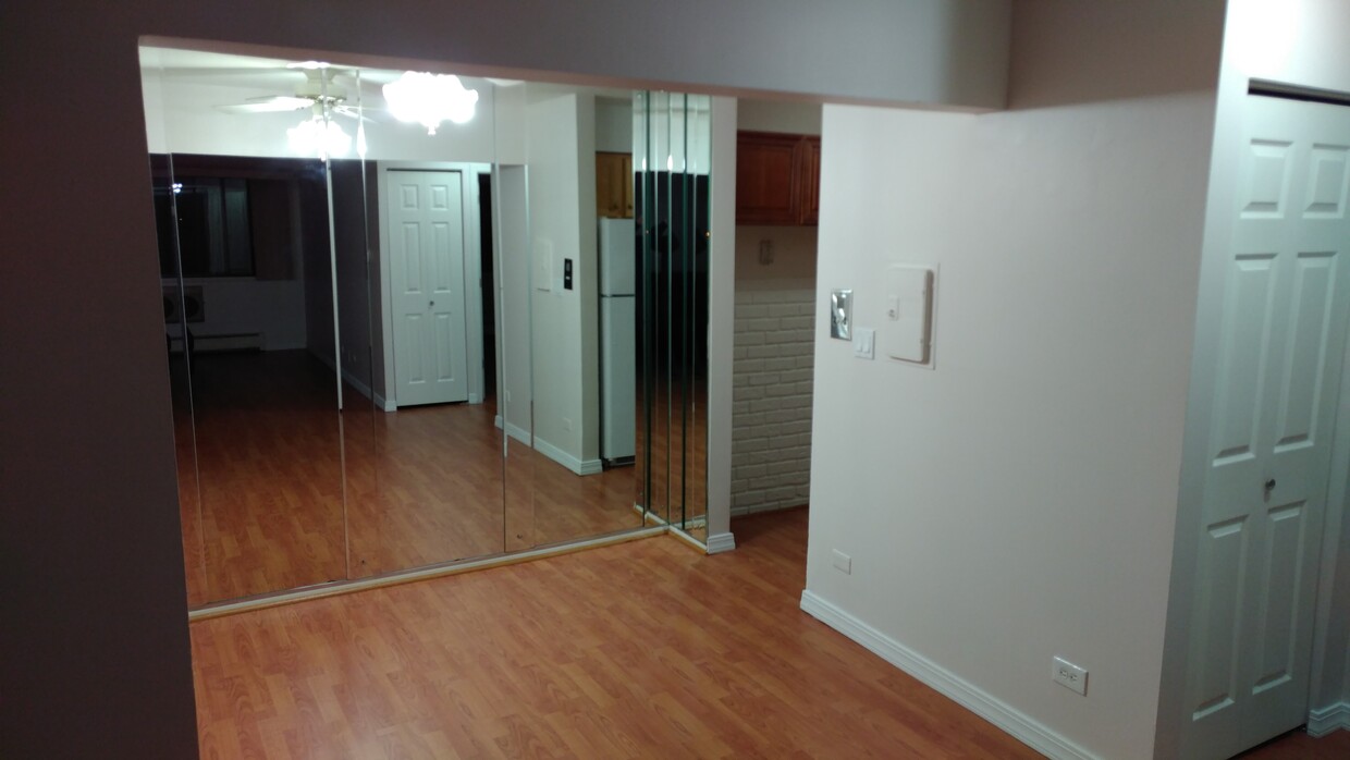 Foto principal - 4623 N Chester Ave