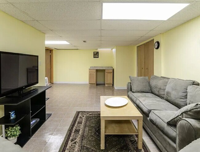 Foto del edificio - 4079 Crystal Creek Dr