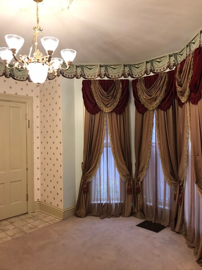 Second Living Room - 624 W 5th St