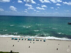 Building Photo - 16711 Collins Ave