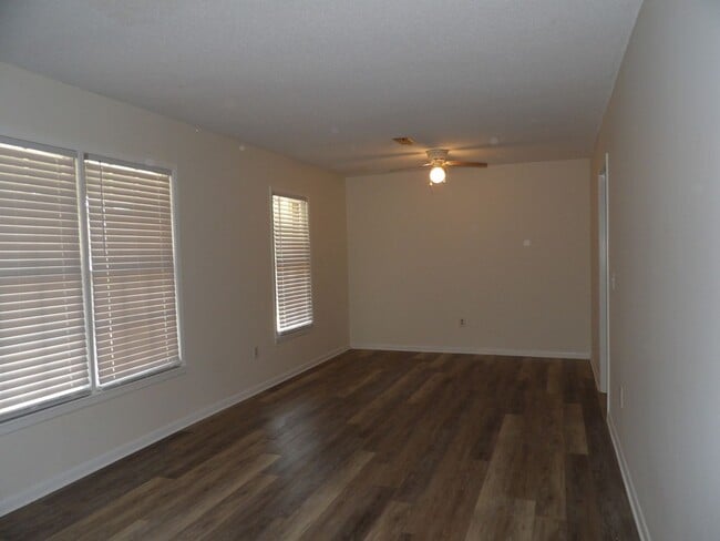 Building Photo - Victoria Drive, Enterprise, AL