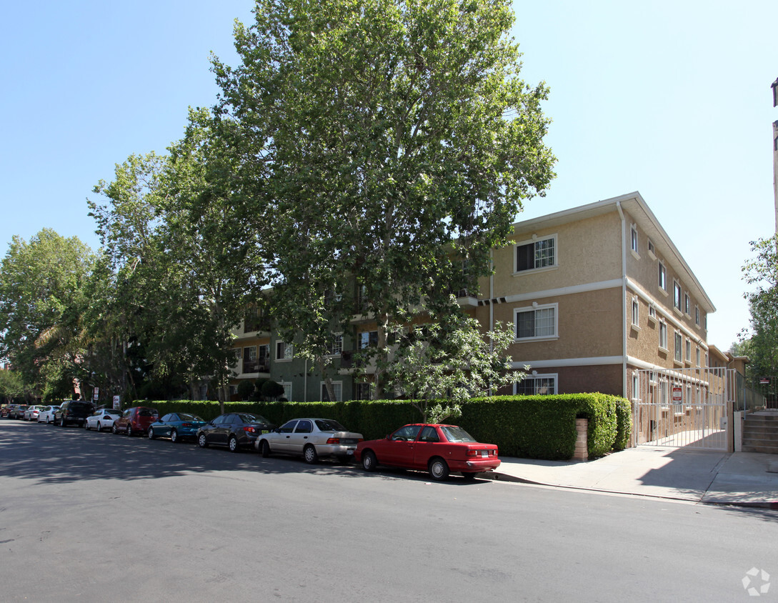 Primary Photo - Encino Towers