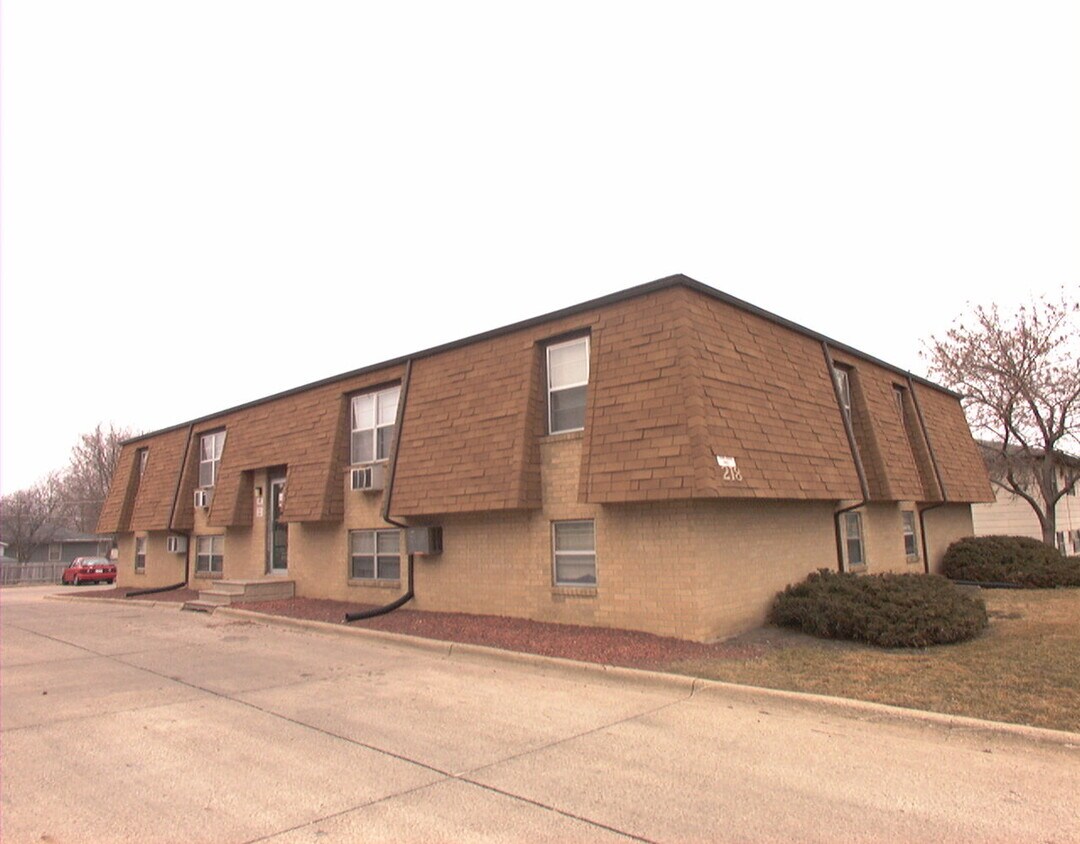 Primary Photo - 218 NW State St