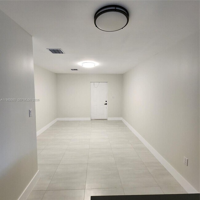 Foto del edificio - 1171 NW 66th St