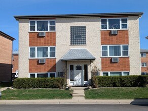 Building Photo - 9216 Seymour Ave