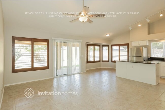 Building Photo - 4558 E Via Dona Rd