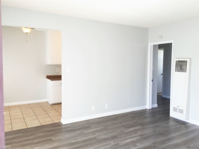 Building Photo - 8831 Rosecrans Ave